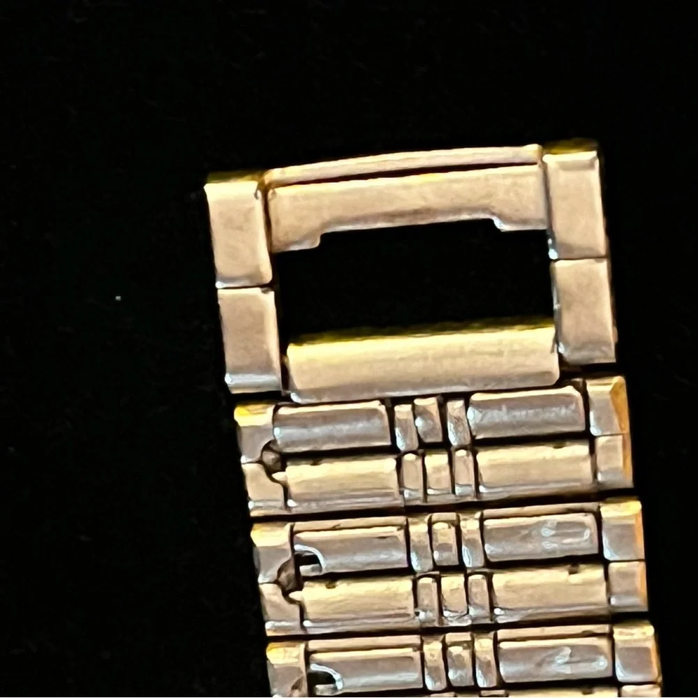 Pulsar Men's V722-147 Gold Face Steel Bracelet Band Date Tank Watch